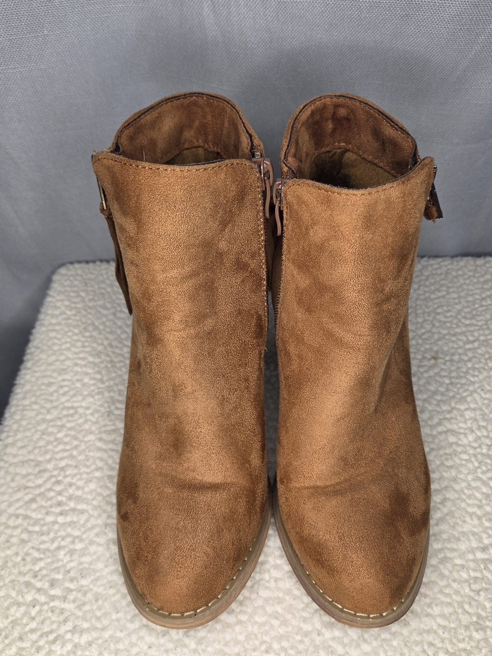 Via Pinky Women’s Tan Suede Ankle Boots With Fringe Size 6